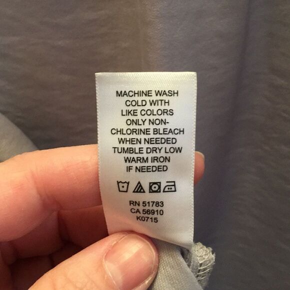 3/$20 Maurices 100% Polyester Blouse - Picture 8 of 8